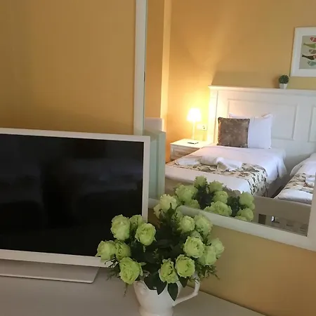 Avenue Hotel 3*